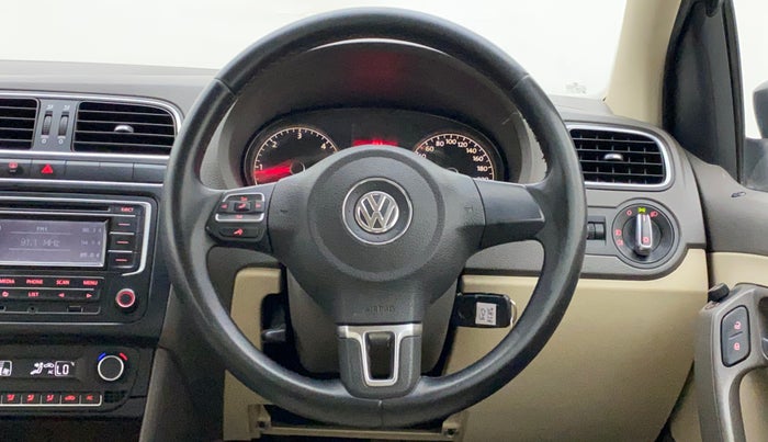 2014 Volkswagen Vento HIGHLINE DIESEL 1.6, Diesel, Manual, 83,566 km, Steering Wheel Close Up
