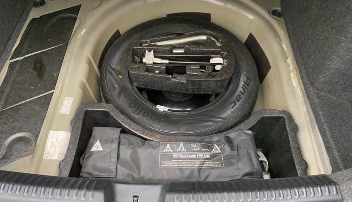 2014 Volkswagen Vento HIGHLINE DIESEL 1.6, Diesel, Manual, 83,566 km, Spare Tyre