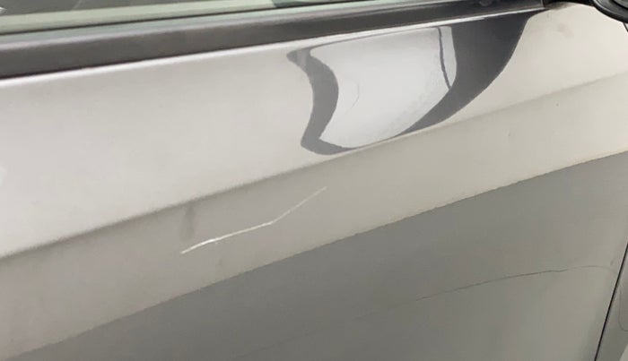 2014 Volkswagen Vento HIGHLINE DIESEL 1.6, Diesel, Manual, 83,566 km, Driver-side door - Slightly dented