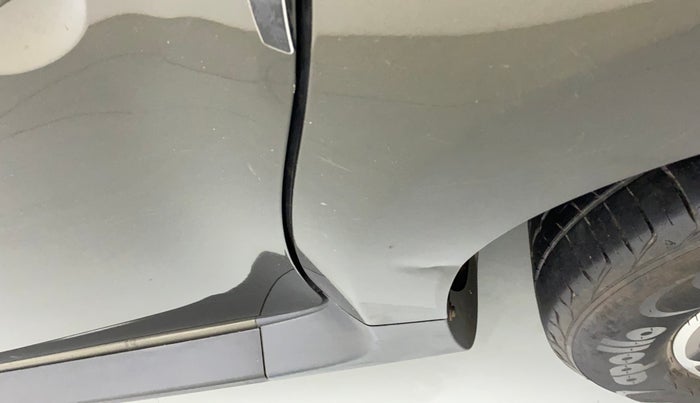 2017 Renault Duster 85 PS RXS MT DIESEL, Diesel, Manual, 1,06,068 km, Left quarter panel - Slightly dented
