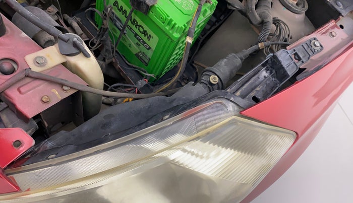 2015 Datsun Go T, Petrol, Manual, 44,095 km, Left headlight - Clamp has minor damage