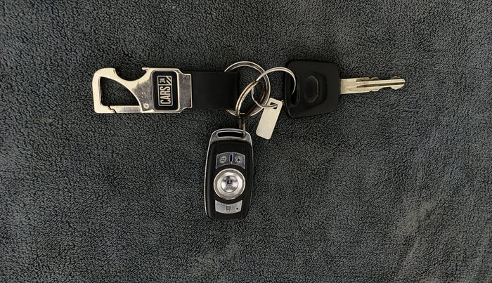 2015 Datsun Go T, Petrol, Manual, 44,095 km, Key Close Up
