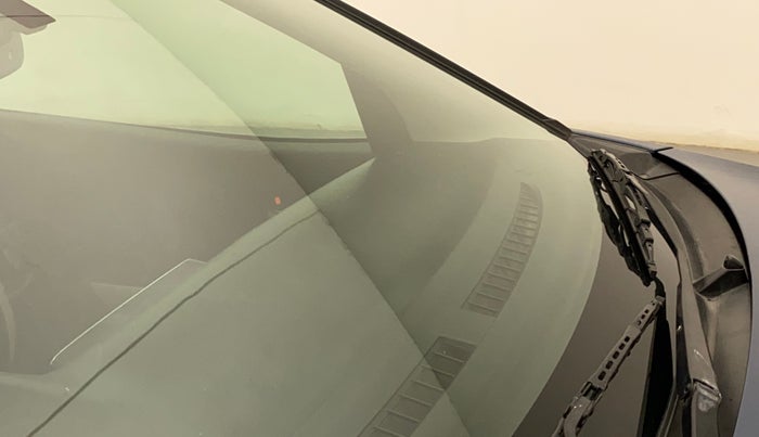 2016 Maruti Baleno ALPHA PETROL 1.2, Petrol, Manual, 92,505 km, Front windshield - Minor spot on windshield