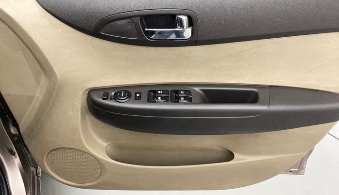 2012 Hyundai i20 MAGNA (O) 1.2, Petrol, Manual, 46,802 km, Driver Side Door Panels Control