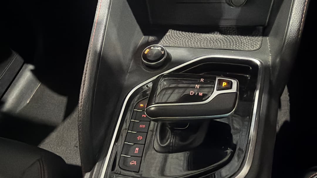2022 LDV T60 Max Luxe (4x4), Automatic, 69938 km, Gear Lever 