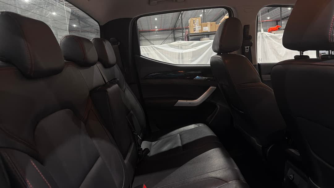 2022 LDV T60 Max Luxe (4x4), Automatic, 69938 km, Right Side Rear Door Cabin View