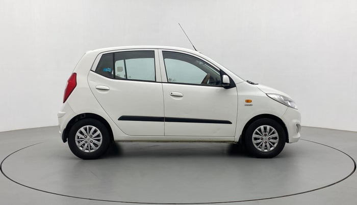 2015 Hyundai i10 SPORTZ 1.1, Petrol, Manual, 51,737 km, Right Side View