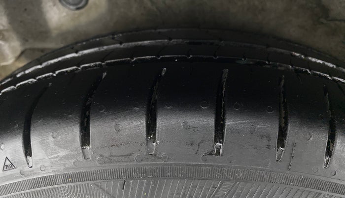 2015 Hyundai i10 SPORTZ 1.1, Petrol, Manual, 51,737 km, Right Rear Tyre Tread