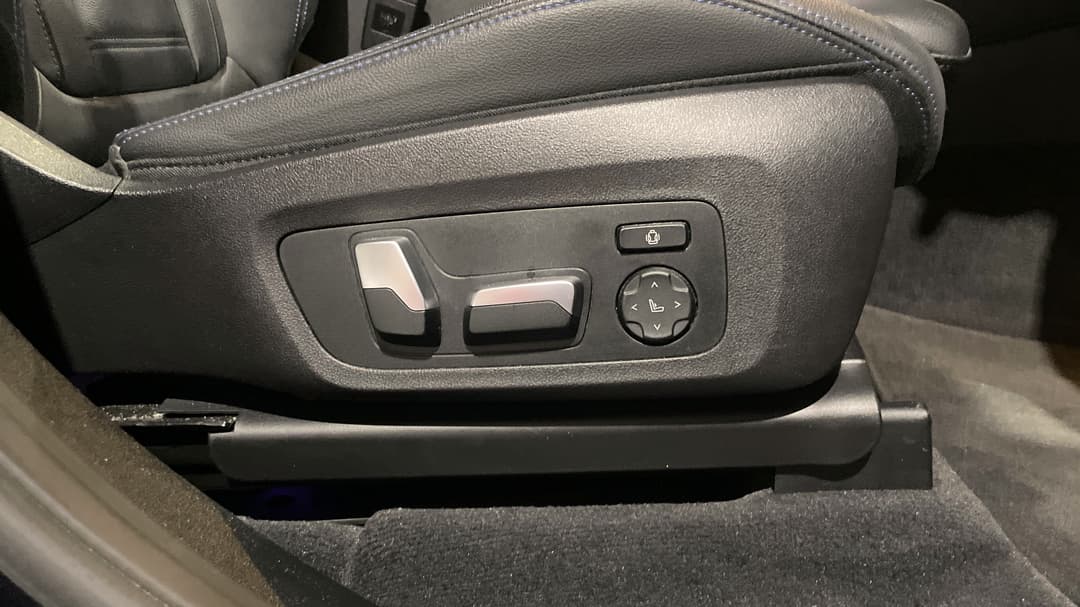 2022 BMW Ix3 M Sport, Automatic, 43767 km, Drivers Side Adjustment Panel