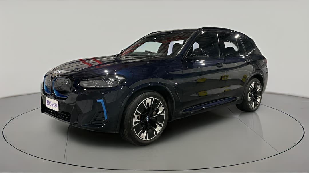 2022 BMW Ix3 M Sport, Automatic, 43767 km, Left Front Diagonal (45- Degree) View