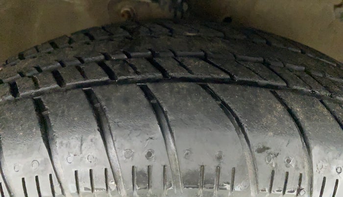 2015 Maruti Celerio VXI AMT, Petrol, Automatic, 30,752 km, Right Front Tyre Tread
