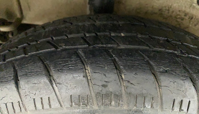 2015 Maruti Celerio VXI AMT, Petrol, Automatic, 30,752 km, Right Rear Tyre Tread