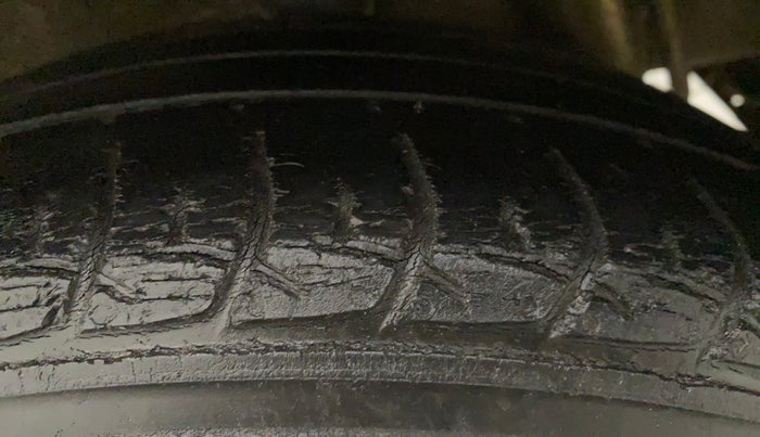 2015 Maruti Celerio VXI, Petrol, Manual, 81,776 km, Left Front Tyre Tread