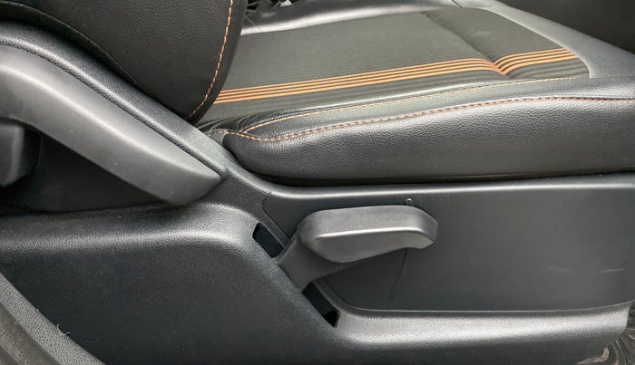 2018 Ford Ecosport 1.0 ECOBOOST TITANIUM SPORTS(SUNROOF), Petrol, Manual, 24,691 km, Driver Side Adjustment Panel