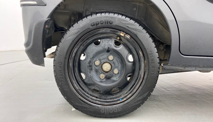 2015 Maruti Alto K10 VXI P, Petrol, Manual, 64,890 km, Right Rear Wheel