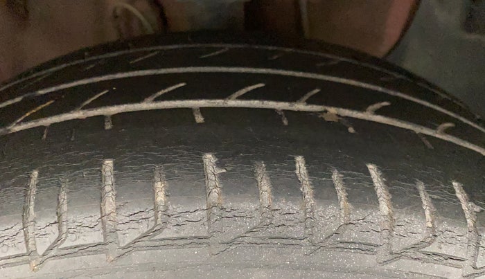 2018 Hyundai Elite i20 ASTA 1.2 (O), Petrol, Manual, 77,207 km, Right Front Tyre Tread