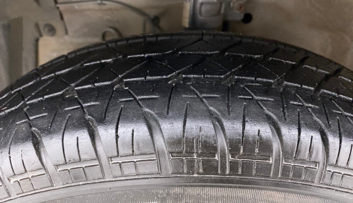 2015 Maruti Swift Dzire VDI, Diesel, Manual, 62,100 km, Left Front Tyre Tread