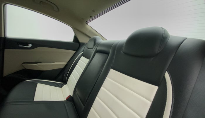 2018 Hyundai Verna 1.6 SX VTVT, Petrol, Manual, 52,858 km, Right Side Rear Door Cabin