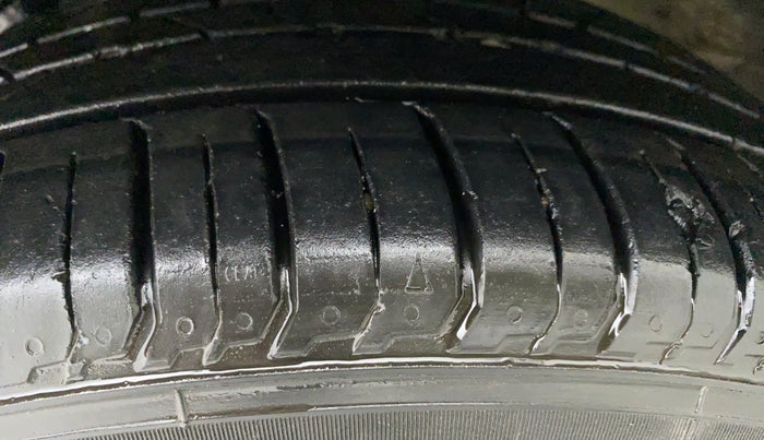 2018 Hyundai Verna 1.6 SX VTVT, Petrol, Manual, 52,858 km, Left Rear Tyre Tread
