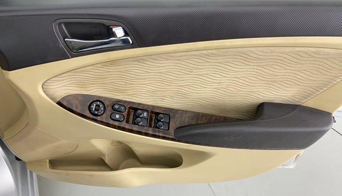 2013 Hyundai Verna FLUIDIC 1.6 EX VTVT AT, Petrol, Automatic, 84,104 km, Driver Side Door Panels Control