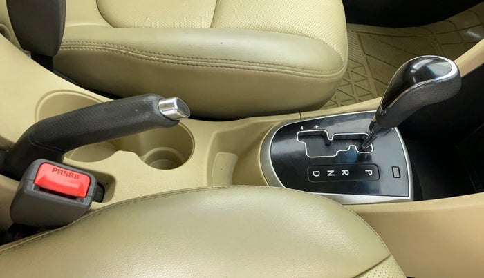 2013 Hyundai Verna FLUIDIC 1.6 EX VTVT AT, Petrol, Automatic, 84,104 km, Gear Lever