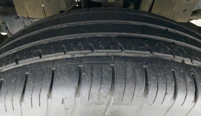 2018 Mahindra Scorpio S7 120 BHP 2WD, Diesel, Manual, 23,122 km, Left Front Tyre Tread