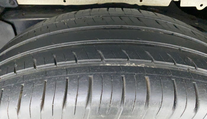 2018 Mahindra Scorpio S7 120 BHP 2WD, Diesel, Manual, 23,122 km, Left Rear Tyre Tread