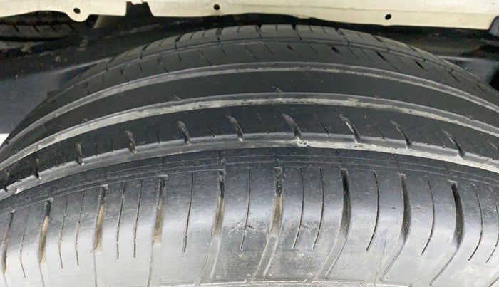2018 Mahindra Scorpio S7 120 BHP 2WD, Diesel, Manual, 23,122 km, Right Rear Tyre Tread
