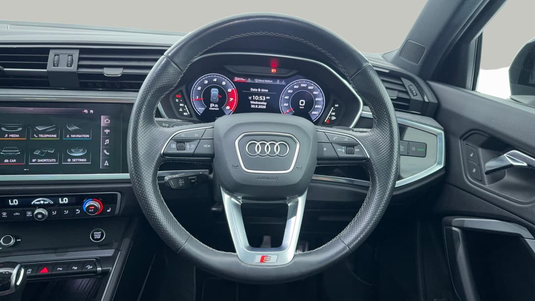2021 Audi Q3 40 Tfsi Quattro S Line, Automatic, 48371 km, Steering Wheel Close-up