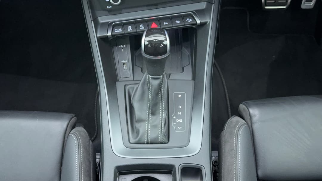 2021 Audi Q3 40 Tfsi Quattro S Line, Automatic, 48371 km, Gear Lever 