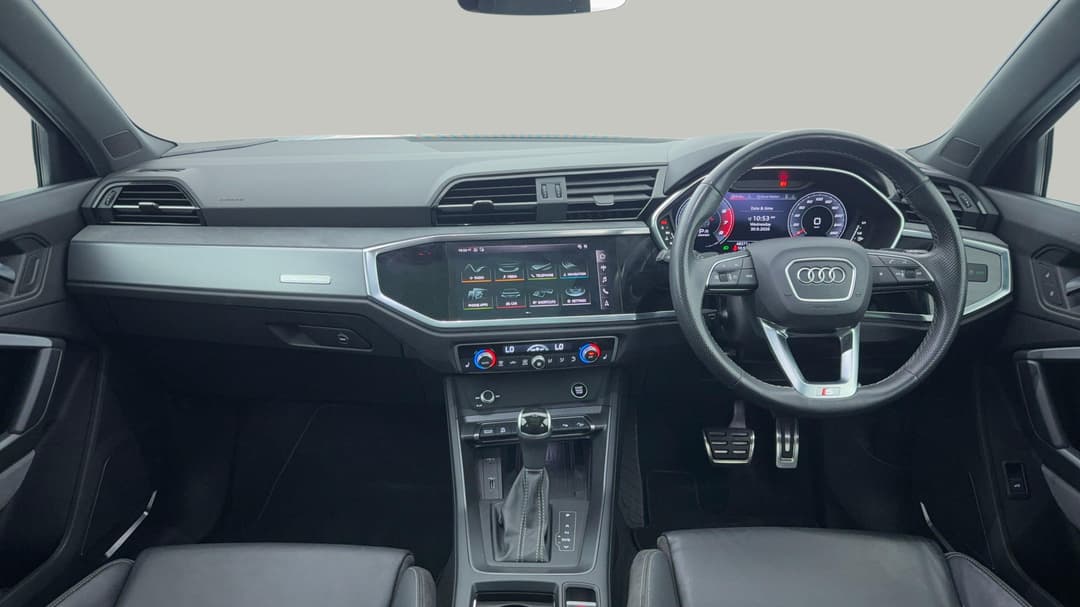2021 Audi Q3 40 Tfsi Quattro S Line, Automatic, 48371 km, Dashboard View