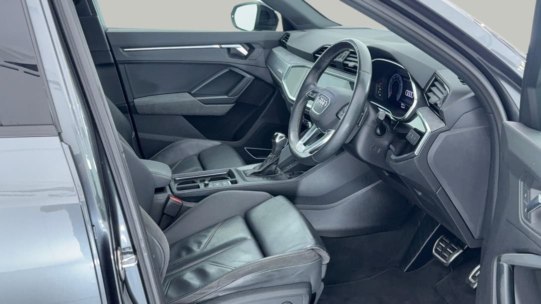 2021 Audi Q3 40 Tfsi Quattro S Line, Automatic, 48371 km, Right Side Front Door Cabin View