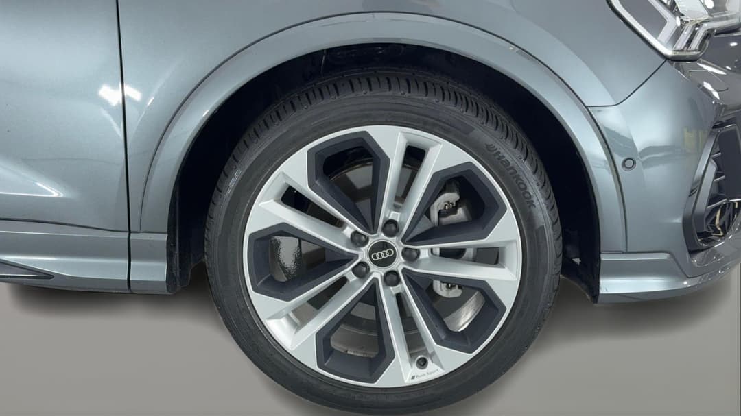 2021 Audi Q3 40 Tfsi Quattro S Line, Automatic, 48371 km, Right Front Wheel