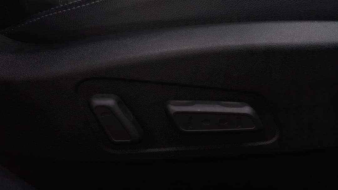 2014 Kia Sportage Platinum (awd), Automatic, 100341 km, Drivers Side Adjustment Panel