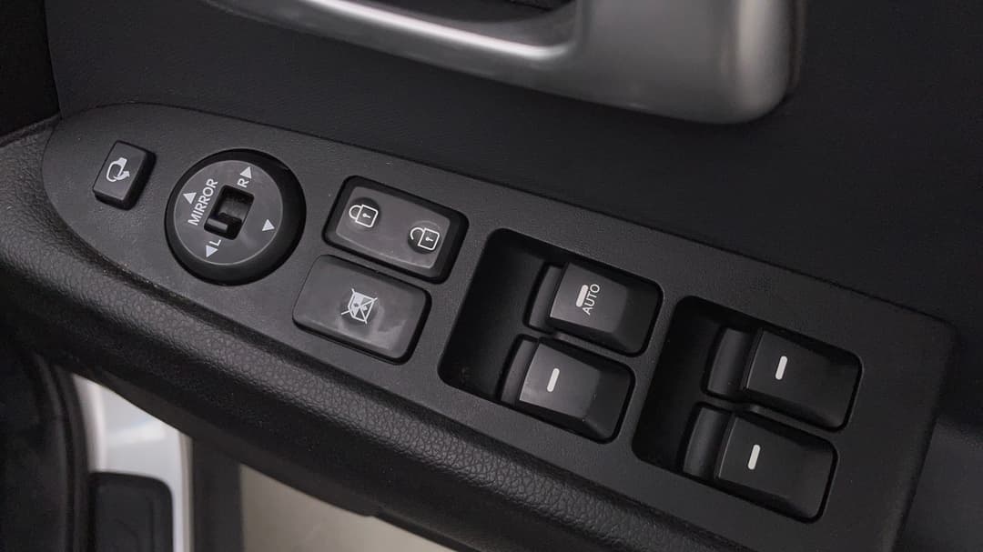 2014 Kia Sportage Platinum (awd), Automatic, 100341 km, Drivers Side Door Panel Controls
