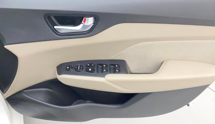 2018 Hyundai Verna 1.6 CRDI SX + AT, Diesel, Automatic, 97,553 km, Driver Side Door Panels Control
