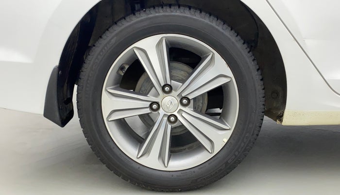 2018 Hyundai Verna 1.6 CRDI SX + AT, Diesel, Automatic, 97,553 km, Right Rear Wheel