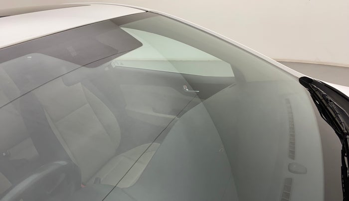 2018 Hyundai Verna 1.6 CRDI SX + AT, Diesel, Automatic, 97,553 km, Front windshield - Minor spot on windshield