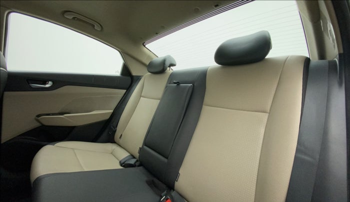 2018 Hyundai Verna 1.6 CRDI SX + AT, Diesel, Automatic, 97,553 km, Right Side Rear Door Cabin