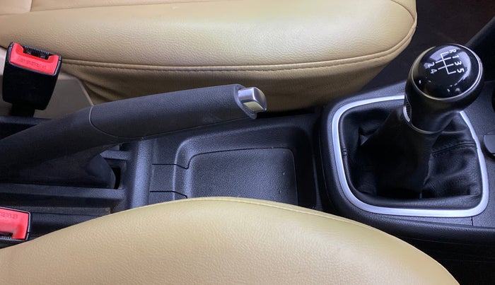 2016 Volkswagen Ameo HIGHLINE 1.2, Petrol, Manual, 46,340 km, Gear Lever