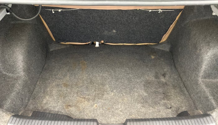 2016 Volkswagen Ameo HIGHLINE 1.2, Petrol, Manual, 46,340 km, Boot Inside
