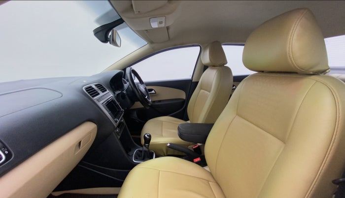 2016 Volkswagen Ameo HIGHLINE 1.2, Petrol, Manual, 46,340 km, Right Side Front Door Cabin