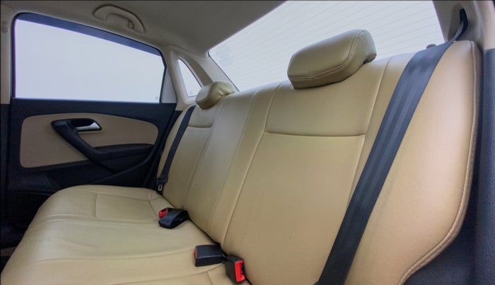 2016 Volkswagen Ameo HIGHLINE 1.2, Petrol, Manual, 46,340 km, Right Side Rear Door Cabin