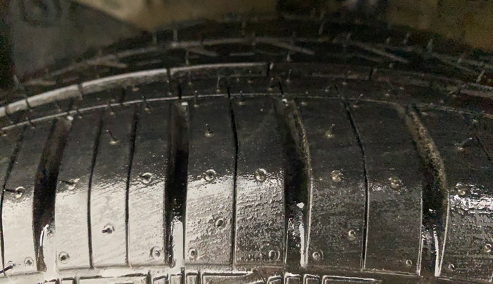 2015 Honda Amaze 1.2L I-VTEC VX, Petrol, Manual, 98,265 km, Left Front Tyre Tread