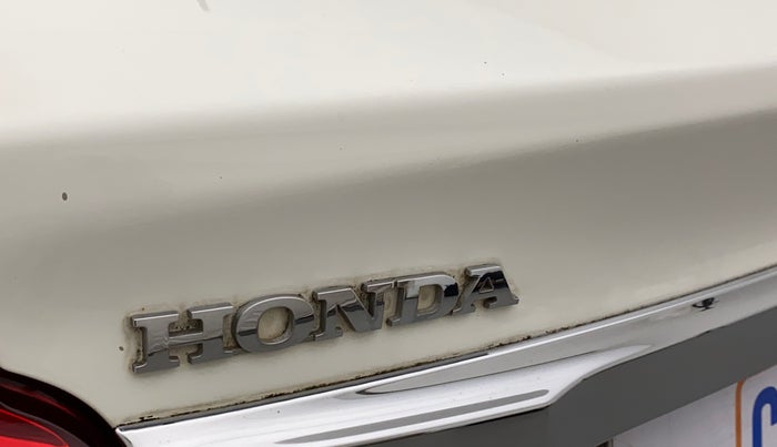 2015 Honda Amaze 1.2L I-VTEC VX, Petrol, Manual, 98,265 km, Dicky (Boot door) - Paint has minor damage