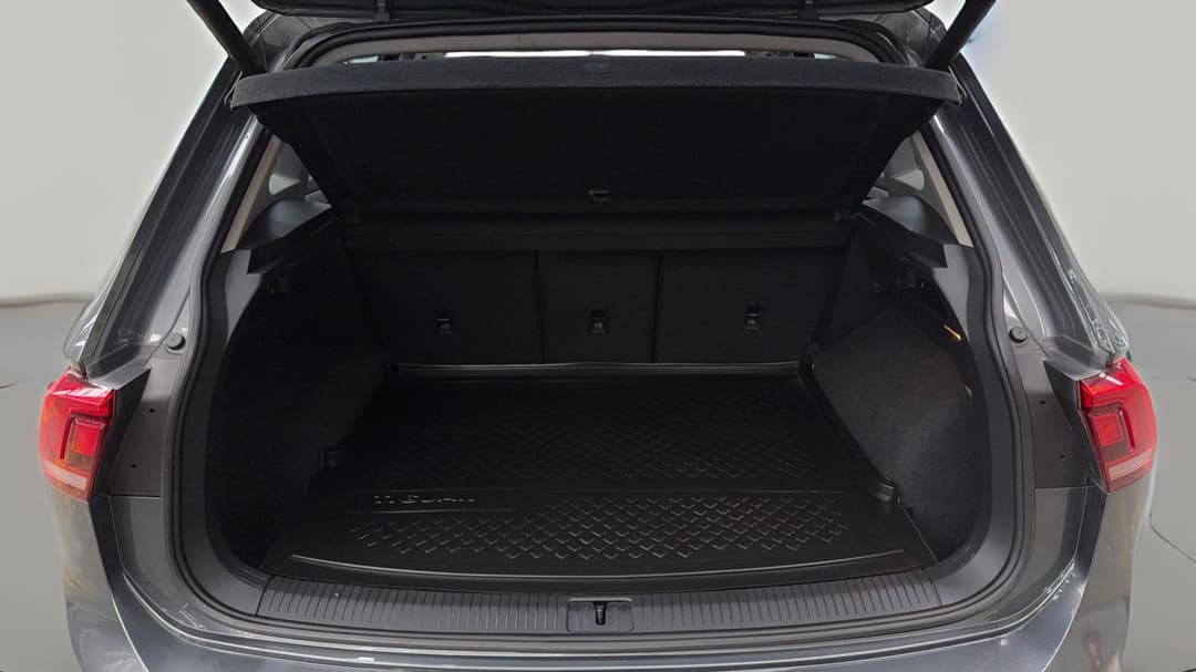 2018 Volkswagen Tiguan 132 Tsi Comfortline, Automatic, 85262 km, Boot Inside View