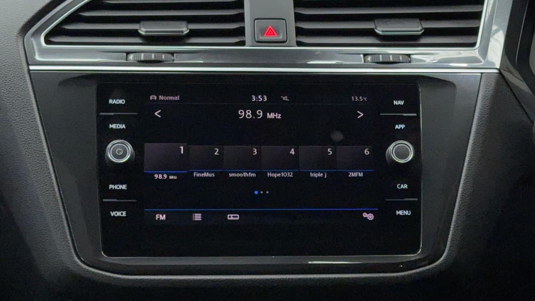 2018 Volkswagen Tiguan 132 Tsi Comfortline, Automatic, 85262 km, Infotainment System