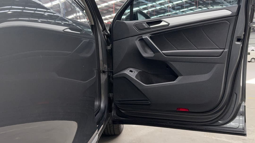 2018 Volkswagen Tiguan 132 Tsi Comfortline, Automatic, 85262 km, Speaker View