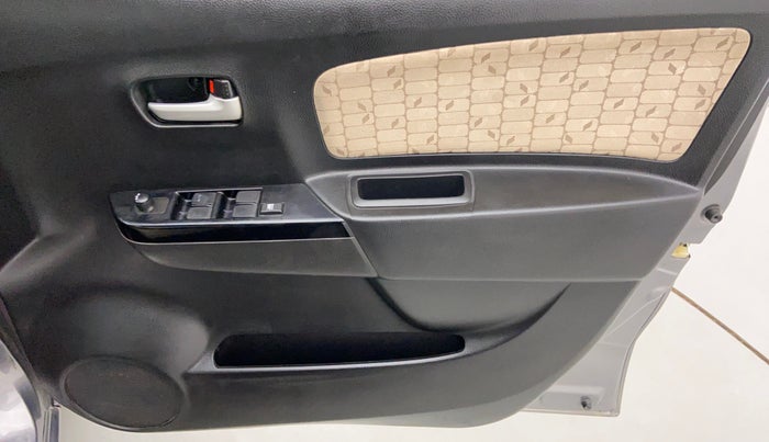 2017 Maruti Wagon R 1.0 VXI, Petrol, Manual, 25,261 km, Driver Side Door Panels Control