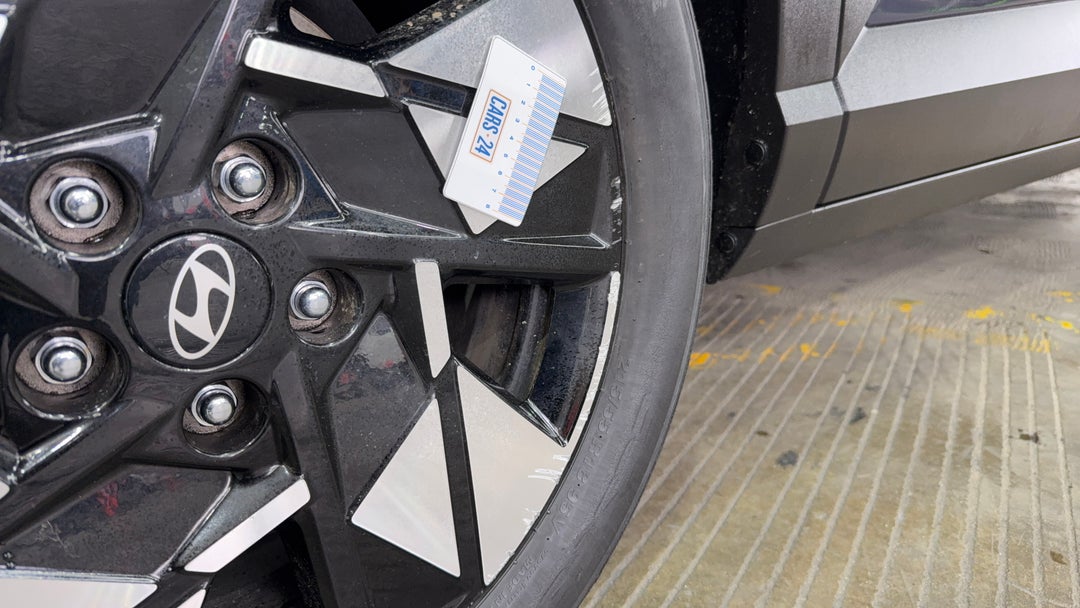 Wheels Rim Front LHS Scratch